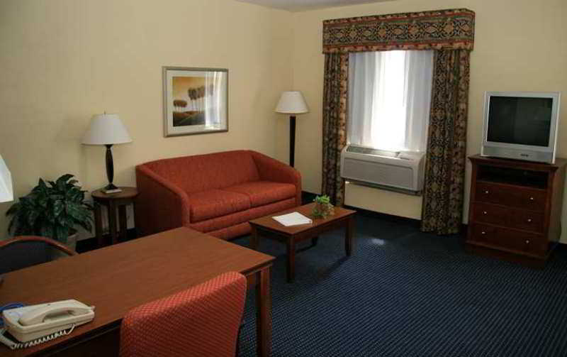 Hampton Inn & Suites Savannah - I-95 South - Gateway Georgetown Room photo